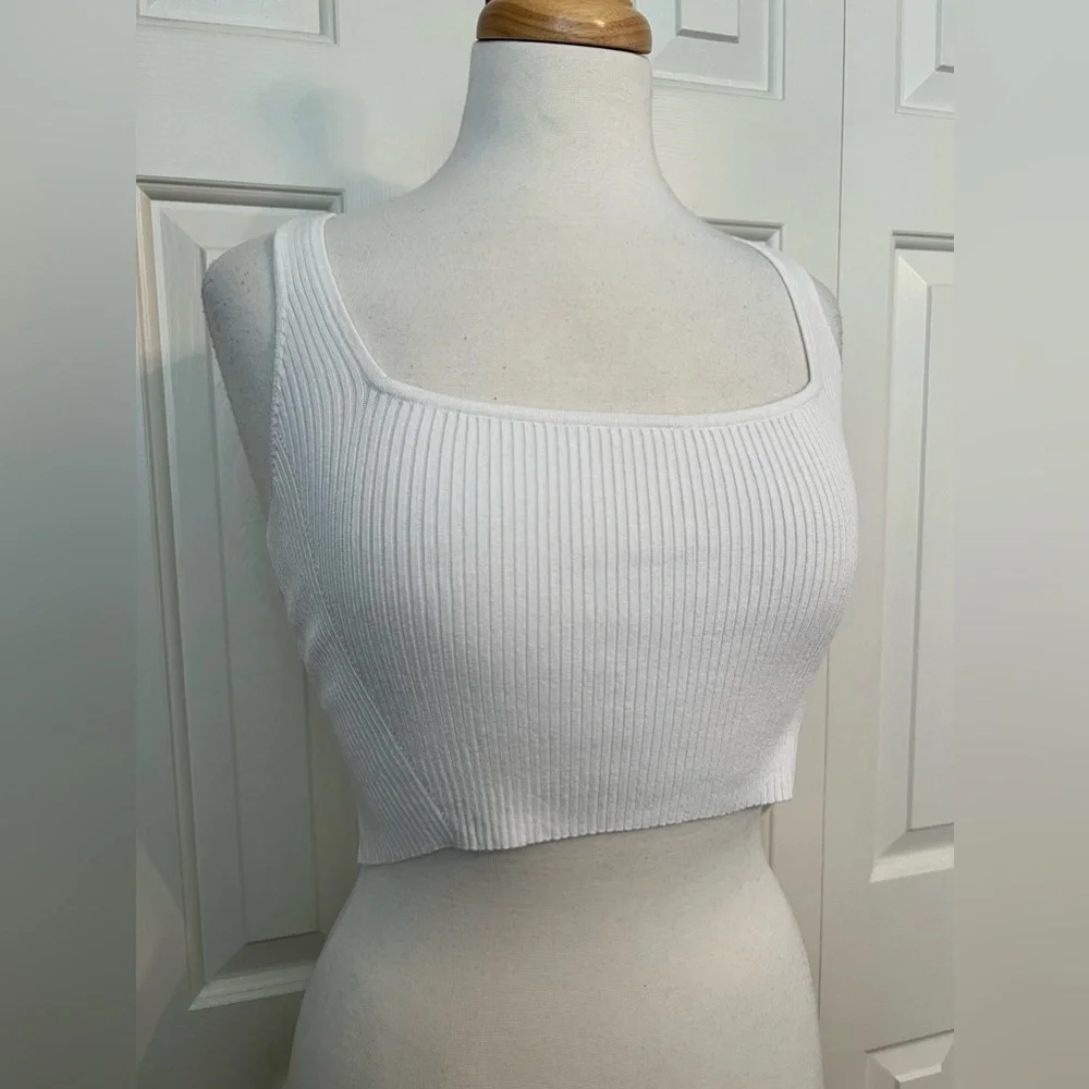 NWT LITA by Ciara White Ribbed Crop Top - Picture 4 of 8